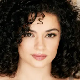 Nina Hosseinzadeh