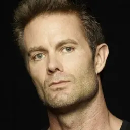 Garret Dillahunt