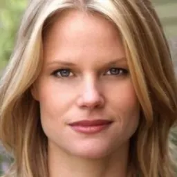Joelle Carter