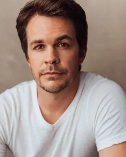 Johnny Simmons