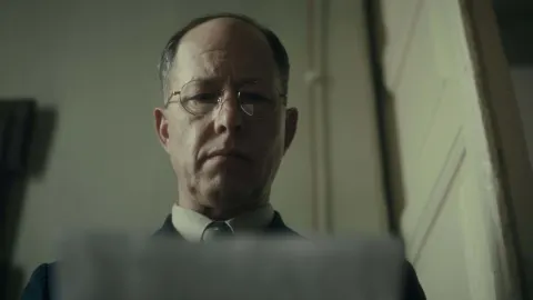 Y la razón cubre su rostro