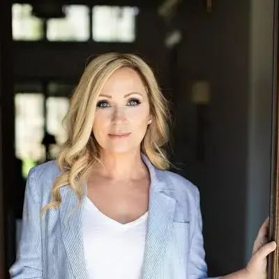 Leigh-Allyn Baker